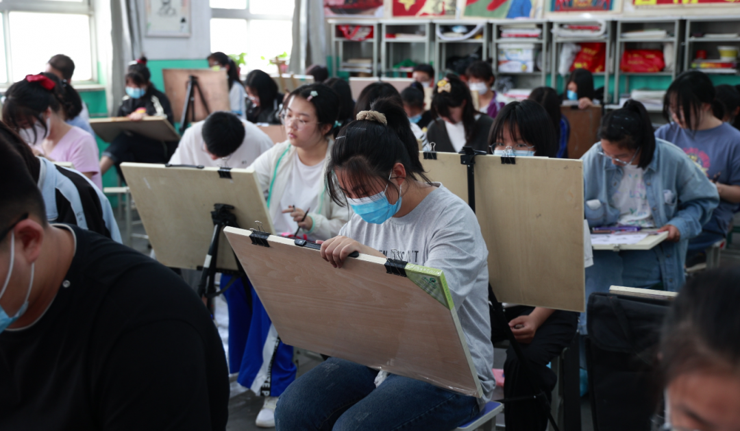 泽龙凝心聚力奋战艺考泽龙实验中学艺术生招生考试圆满落幕