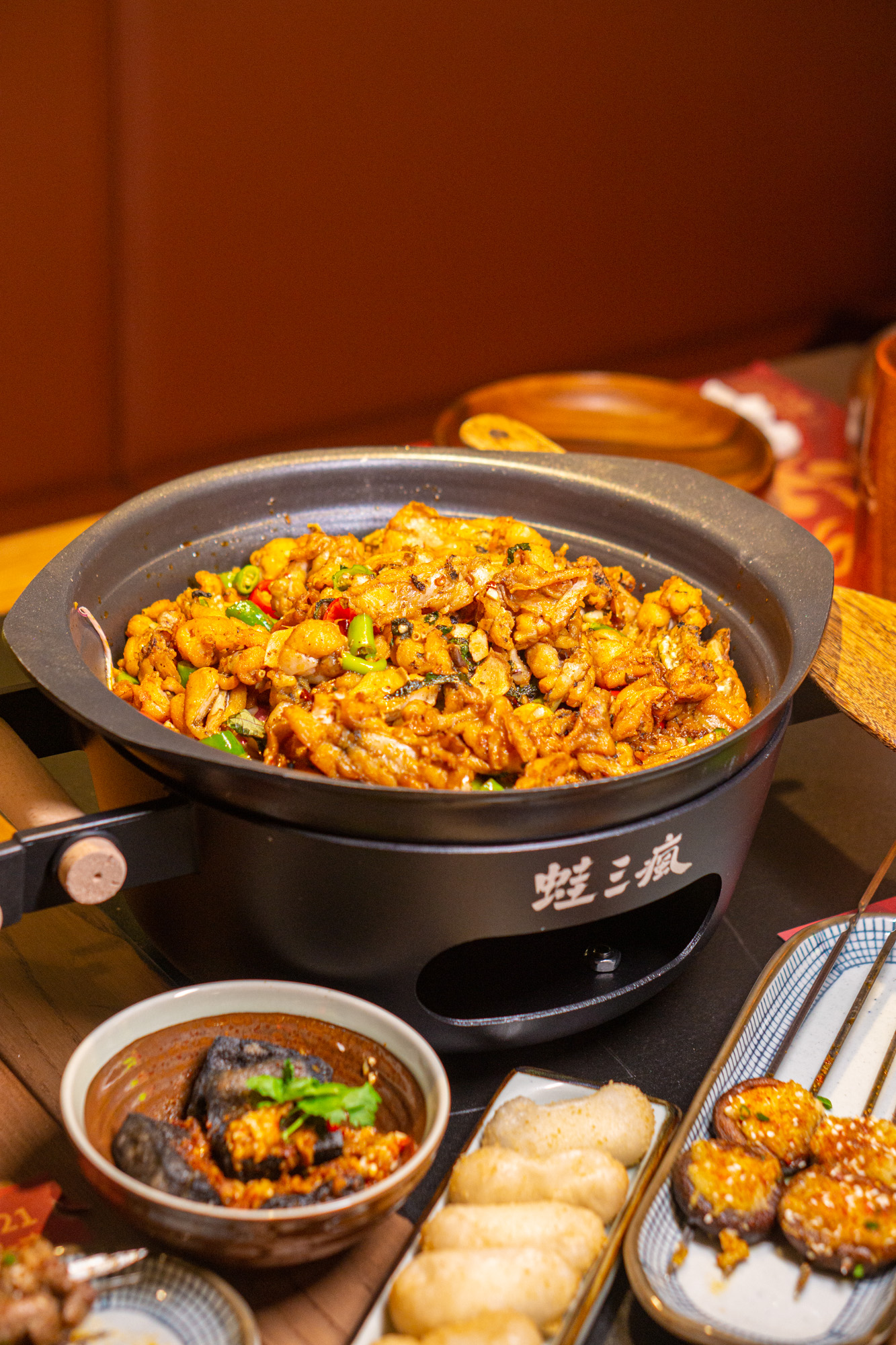 青椒紫苏干锅蛙