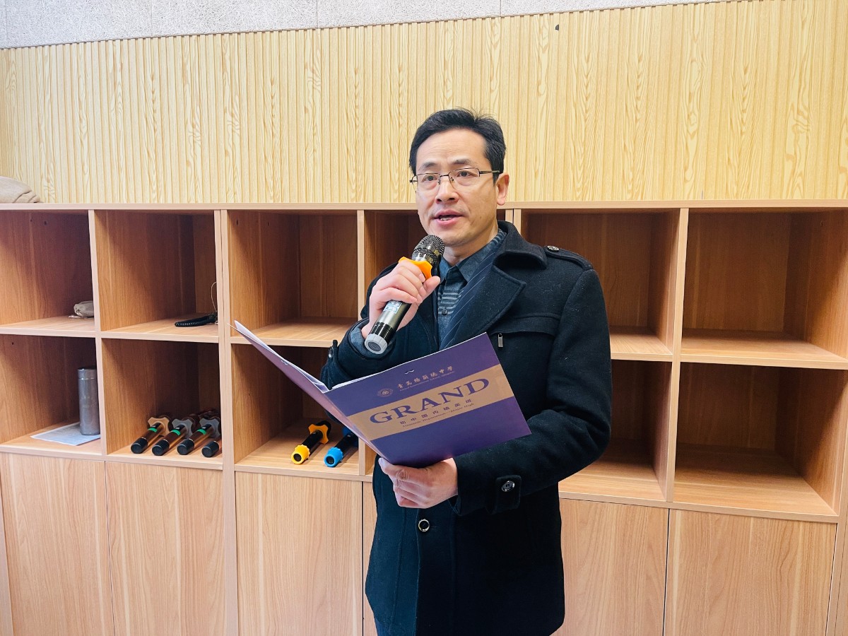 校长讲话1.jpg
