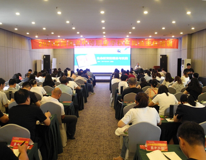 用爱心和细心，呵护每一个生命