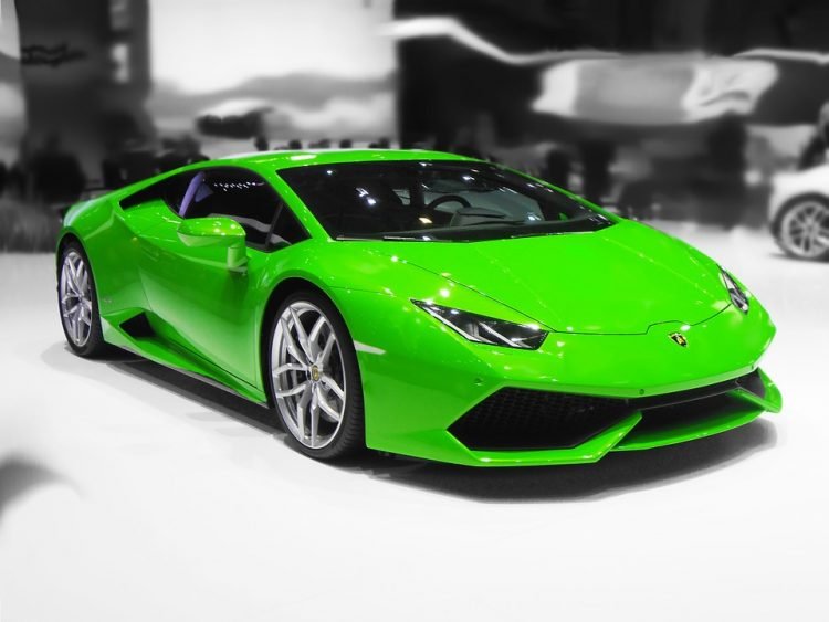 Lamborghini-750x563.jpg