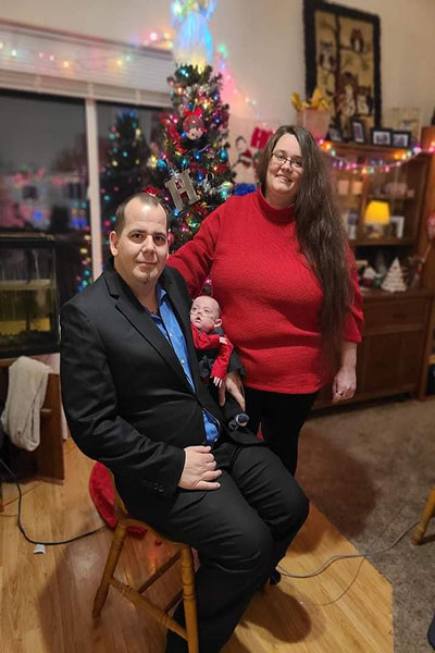 most-premature-baby-hutchinson-family-christmas_tcm25-663410.jpg