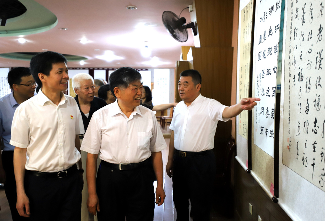 上午9时,县委书记李命山,县委副书记张刚,县领导郝小宁,李如海,原合肥