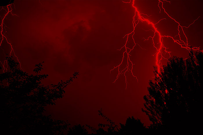 red-lightning-aesthetic-Favim.com-6715127.jpg