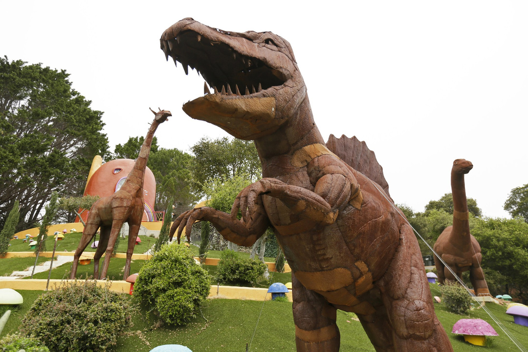 210627-flintstone-house-dinosaurs-jm-1304.jpg