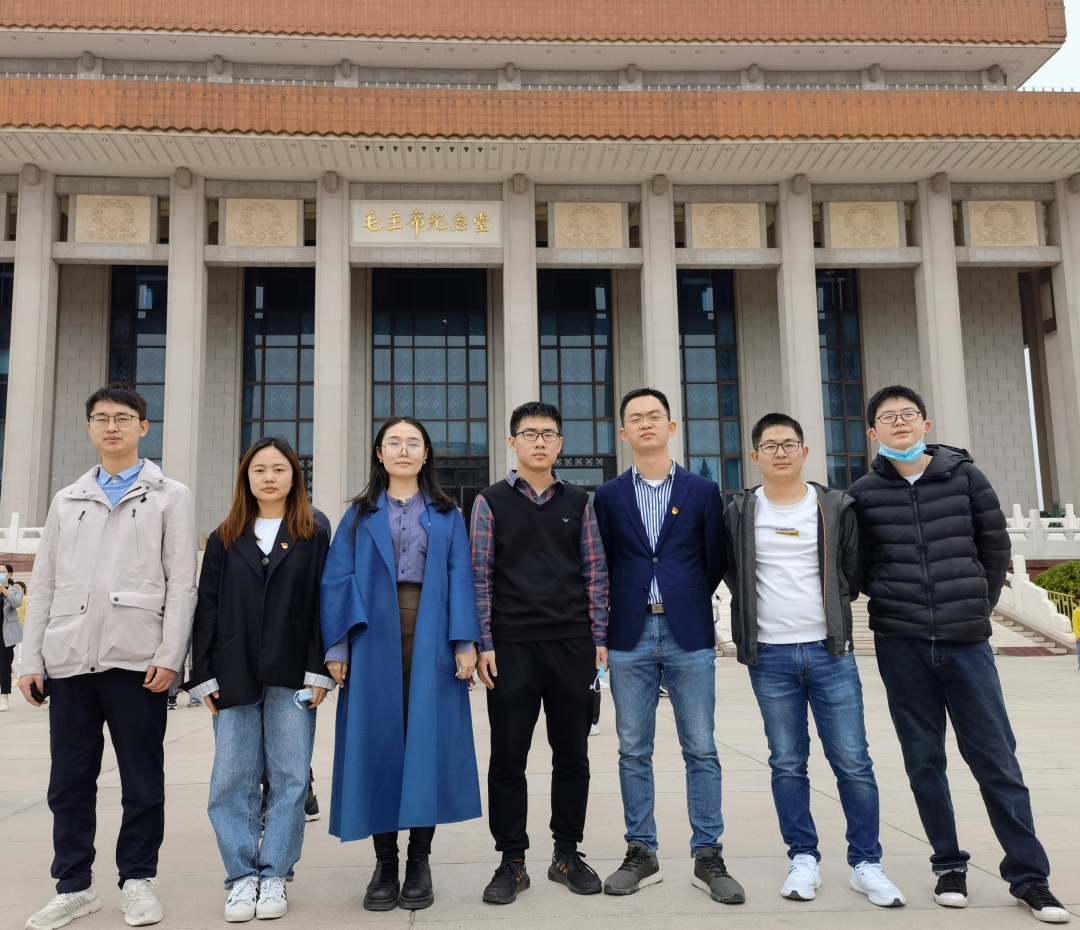 毛主席纪念堂合影留念1.jpg