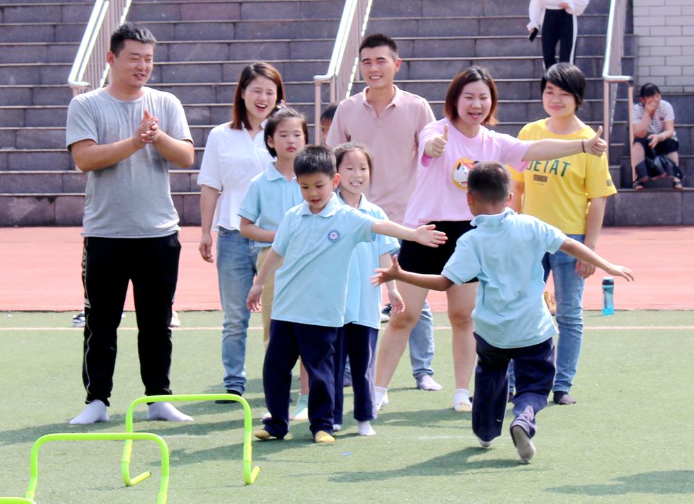 童心飞扬，欢庆六一 ——知源学校小学部六一亲子运动会精彩上演