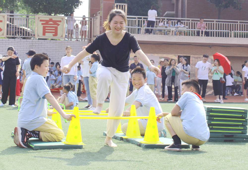 童心飞扬，欢庆六一 ——知源学校小学部六一亲子运动会精彩上演