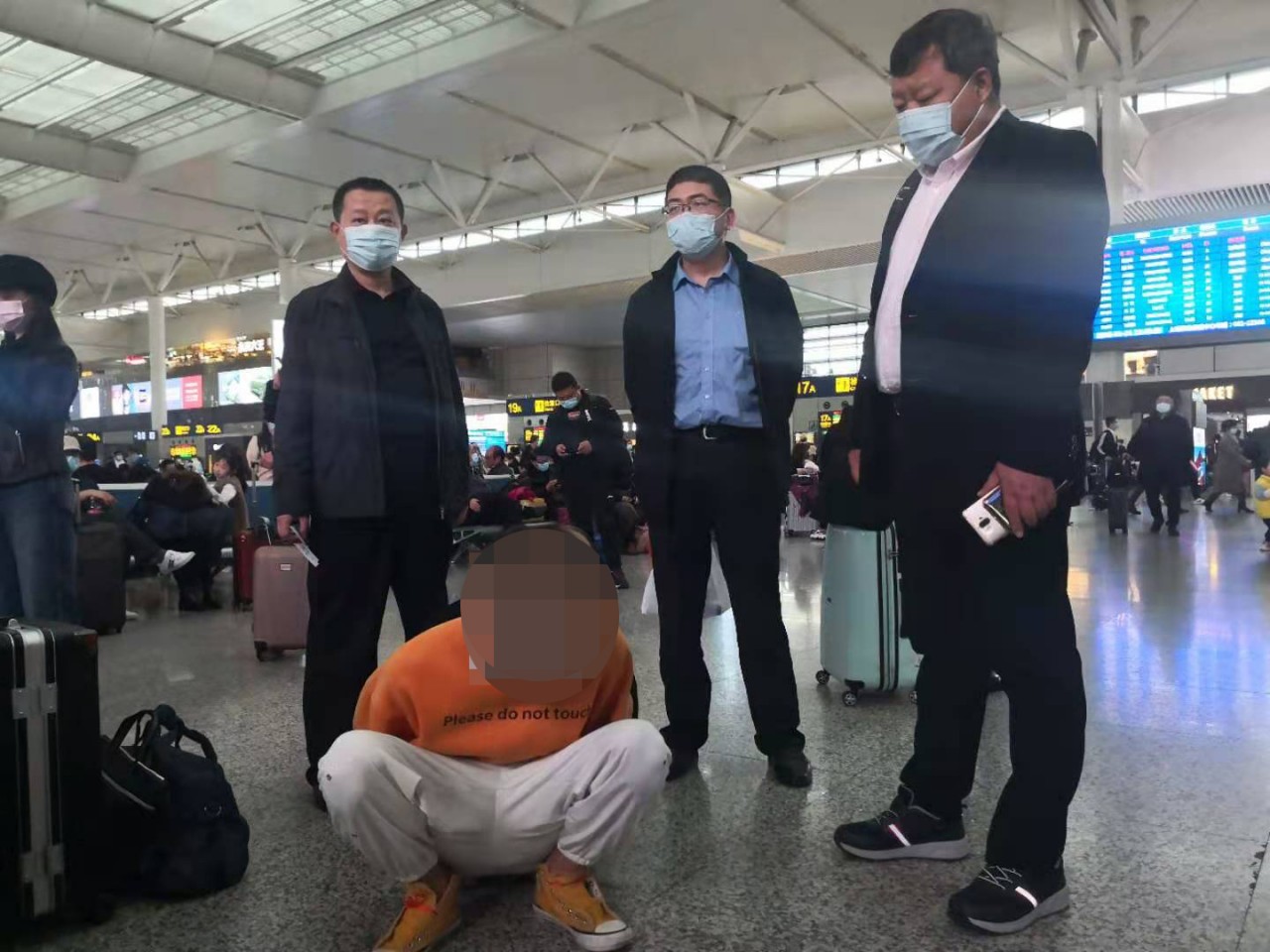 山东淄博多名大学生被骗警方千里追踪抓获网络诈骗嫌疑人