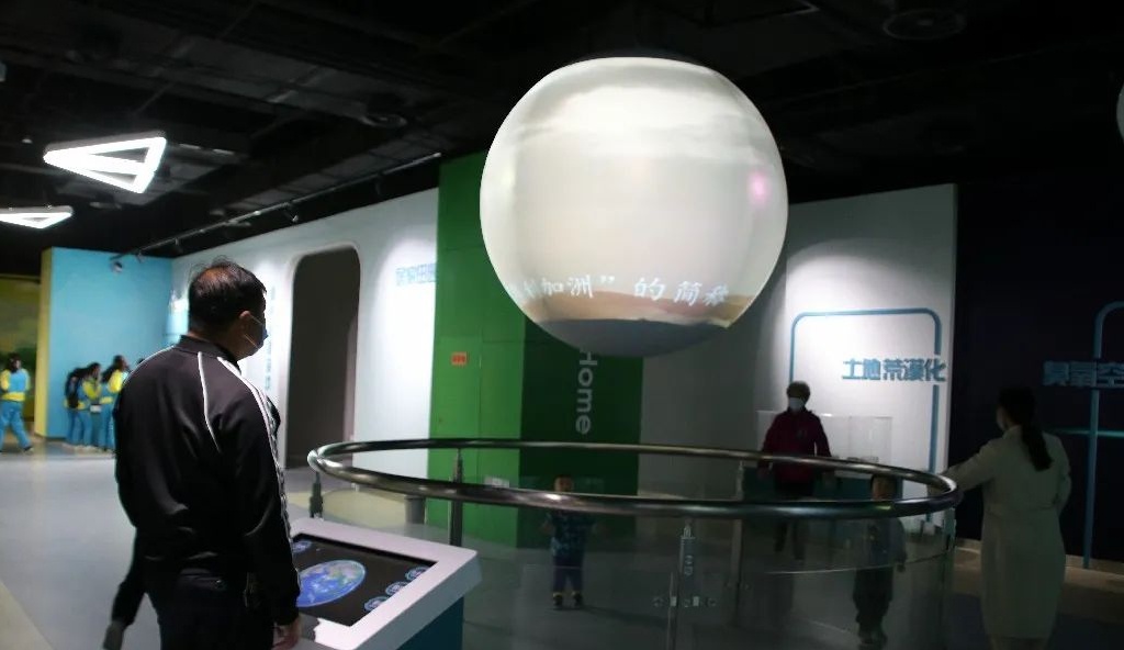 太火爆了自开馆以来菏泽科技馆天天排长队还免费