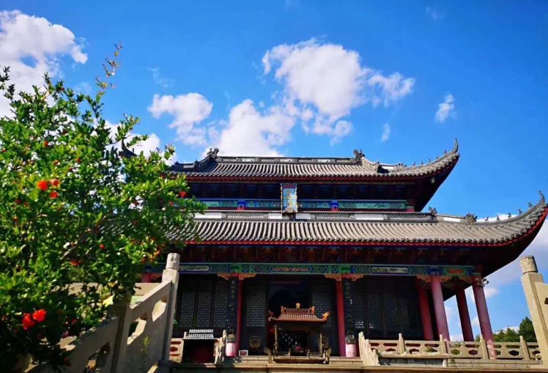 六一去哪玩枣庄冠世榴园景区推出16周岁以下免费游榴园活动