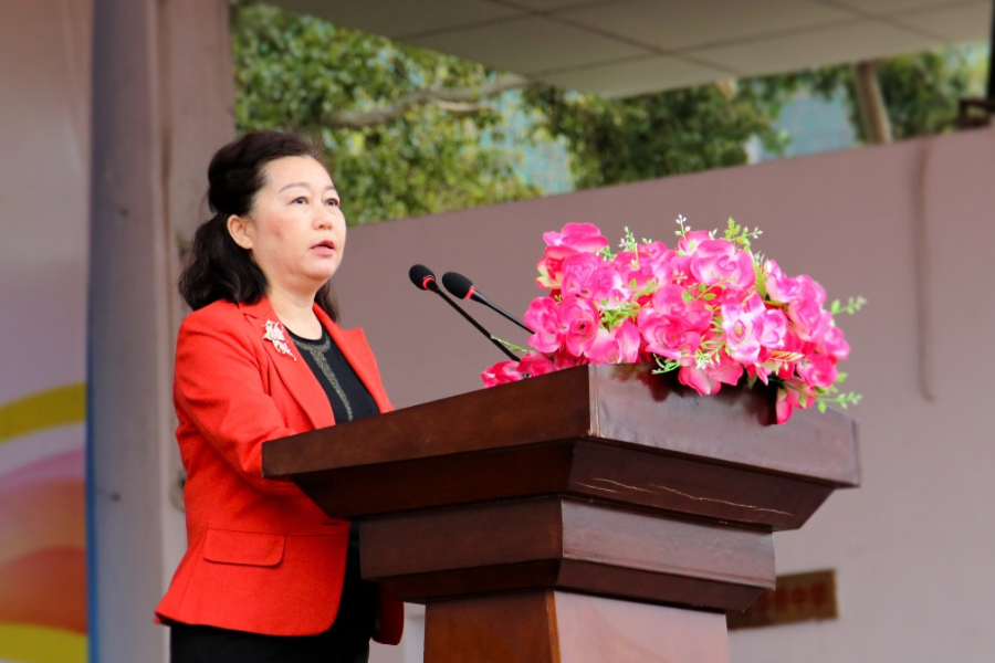 百日深耕皆俯首,青春直跃正奋蹄 —— 海南华侨中学2021届学生十八岁